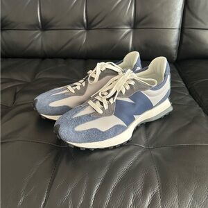 Women’s 11 / Men’s 9.5 NEW BALANCE 327